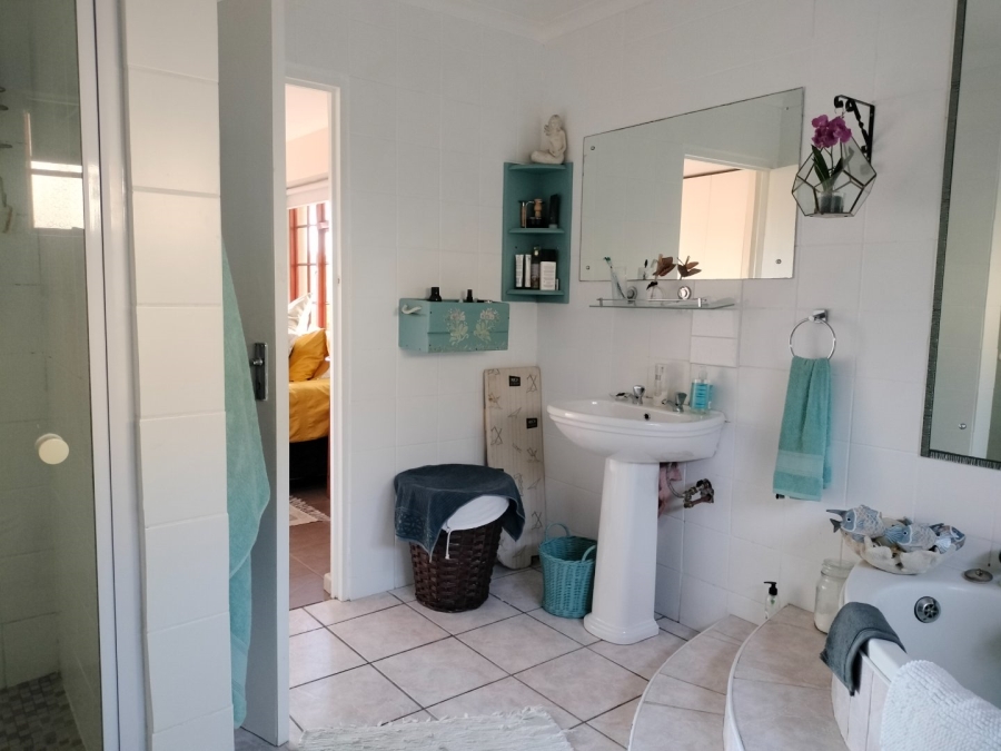 4 Bedroom Property for Sale in Fraaiuitsig Western Cape